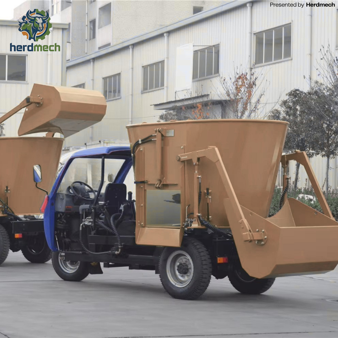 4-5CBM Self-Propelled TMR Mixers (Model: 9SCL-4/5) With Loader