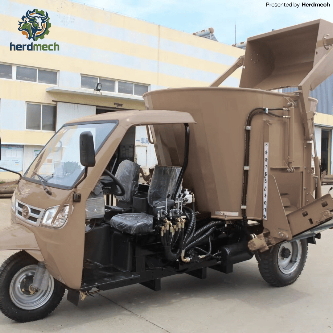 4-5CBM Self-Propelled TMR Mixers (Model: 9SCL-4/5) With Loader Bucket and Belt