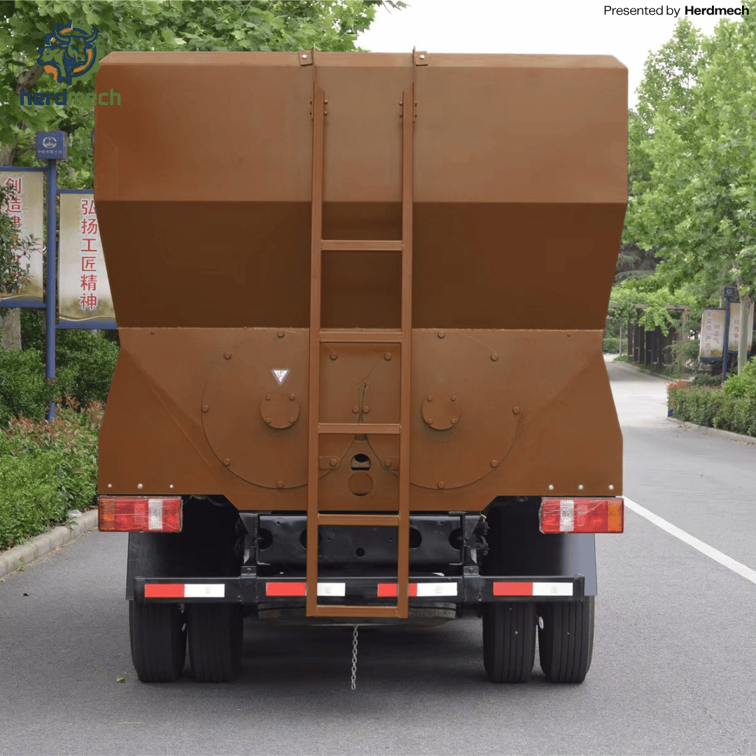 12CBM Cubicle Bedding Spreader | PL Series Hammer-Type with Auger System