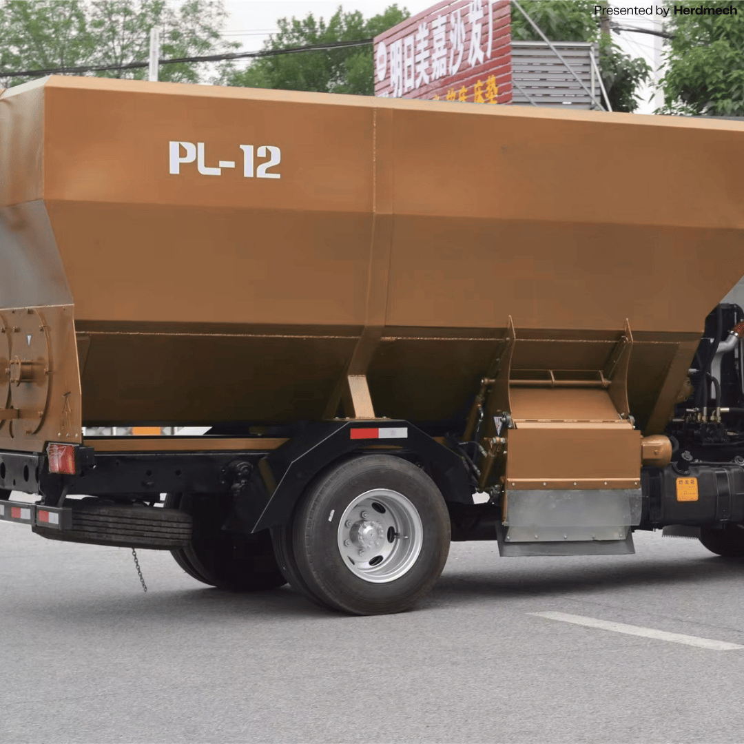 12CBM Cubicle Bedding Spreader | PL Series Hammer-Type with Auger System