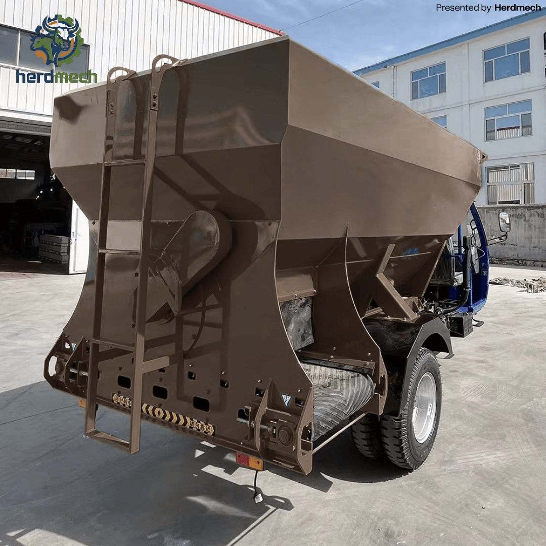 6CBM TMR Feed Distribution (Model: 9JSL-6) With Diesel Energy
