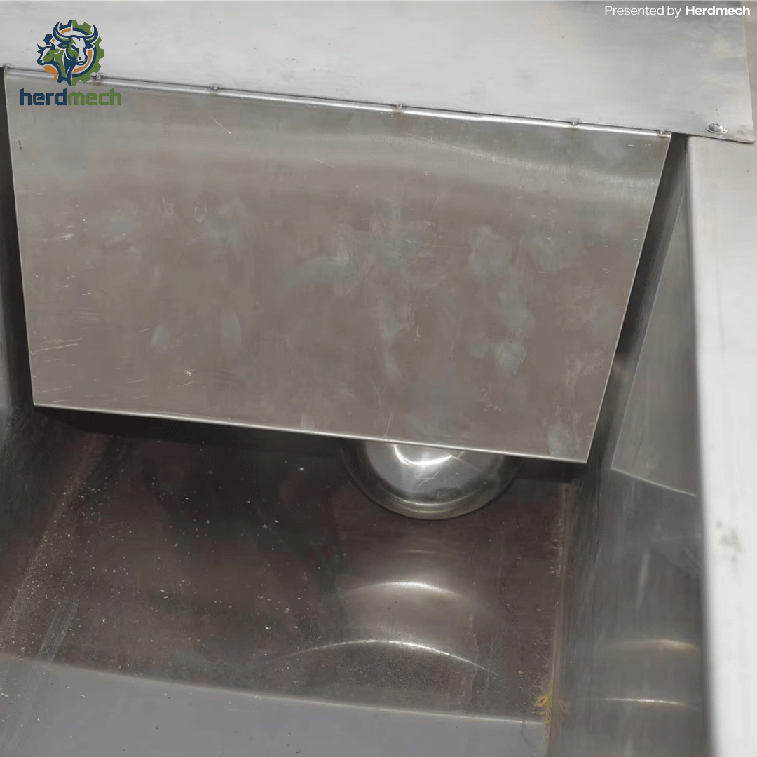 Customized 304 Stainless Steel Rotatable Livestock Water