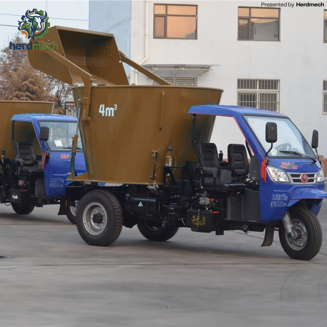 4-5CBM Self-Propelled TMR Mixers (Model: 9SCL-4/5) With Loader