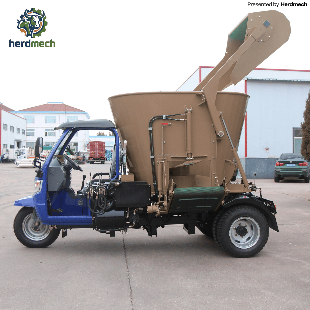 5CBM Self-Propelled TMR Mixers (Model: 9SCL-5) With Loader Bucket and Belt