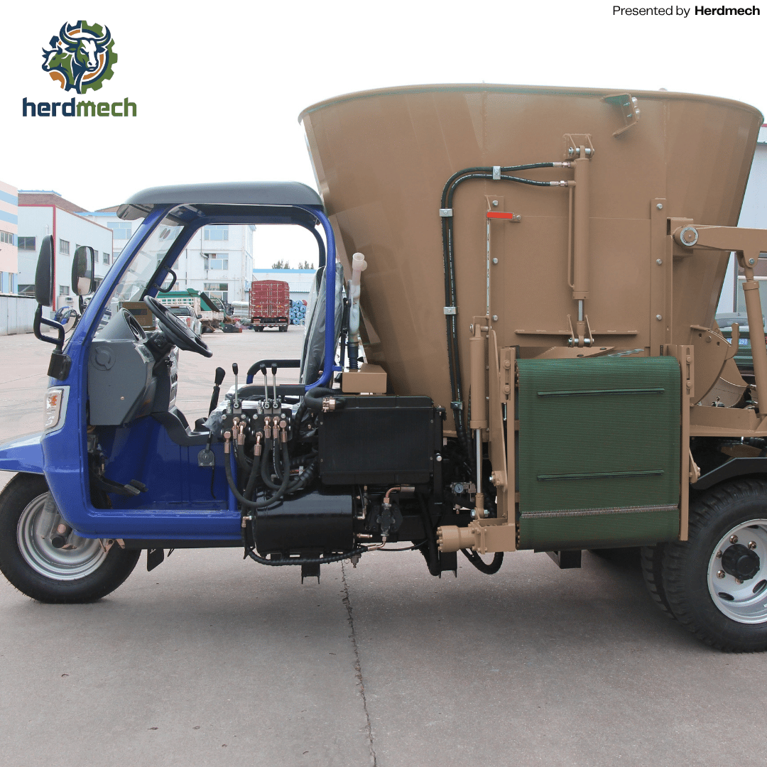 5CBM Self-Propelled TMR Mixers (Model: 9SCL-5) With Loader Bucket and Belt