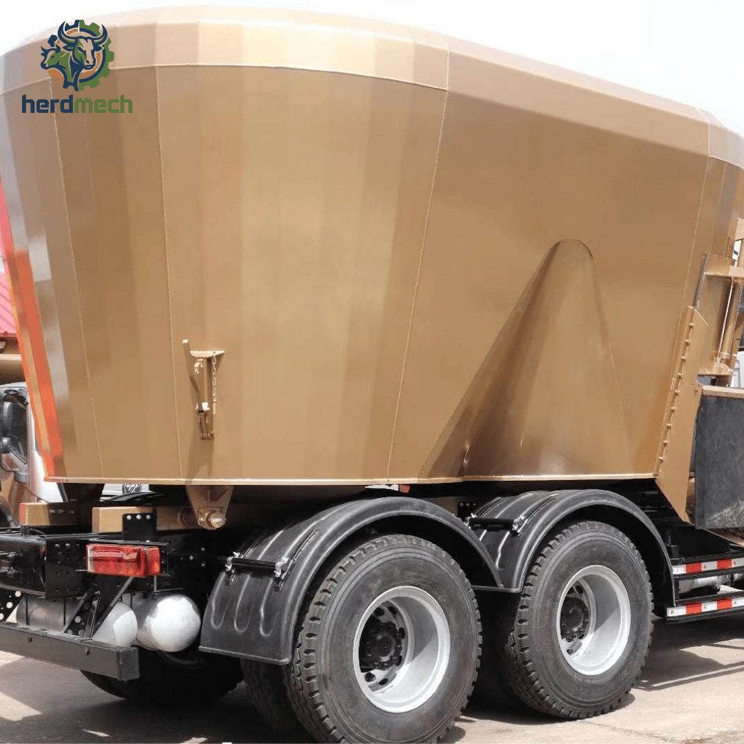 16-24CBM Truck Mounted TMR Feed Mixer (Model: 9JCL-16/24)